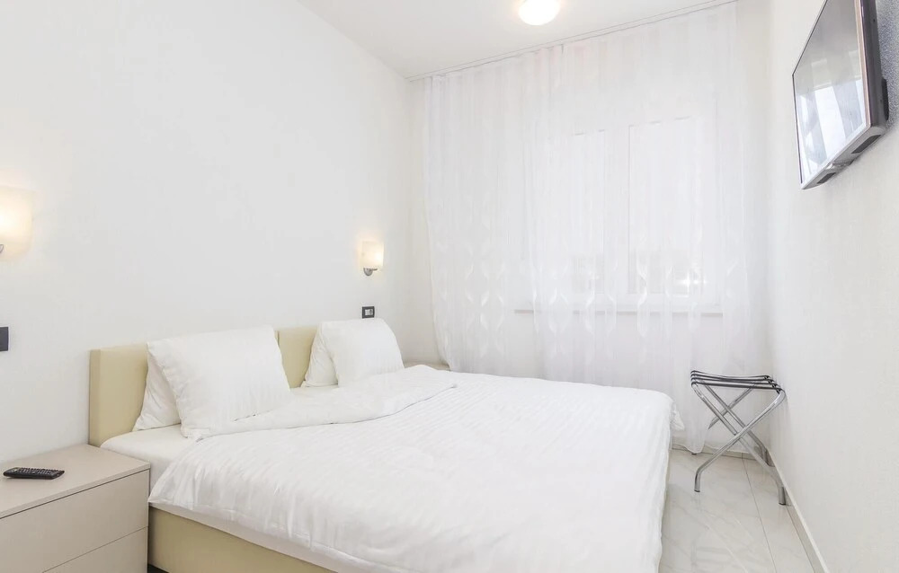 Beautiful Home in Funtana With Wifi and 2 Bedrooms