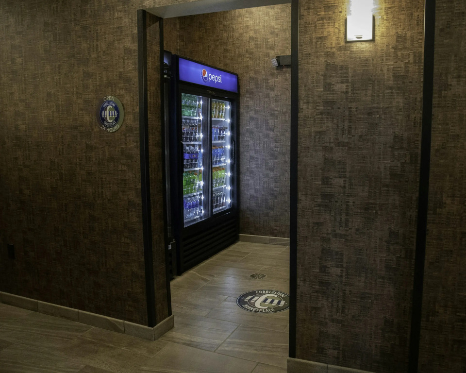 Cobblestone Hotel & Suites - Two Rivers