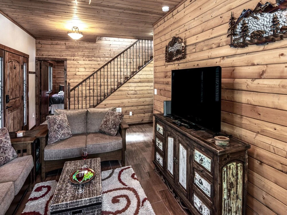 413crestviewmtncb - Crest View