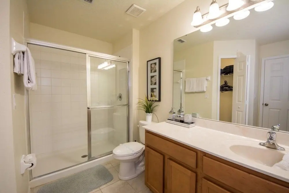 Great Near Theme Parks! Pet Friendly! 4 Bedroom Townhouse