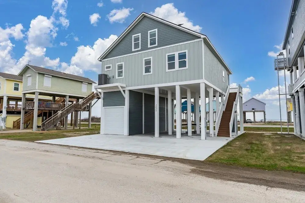 Fins & Feathers 3 Bedroom Home