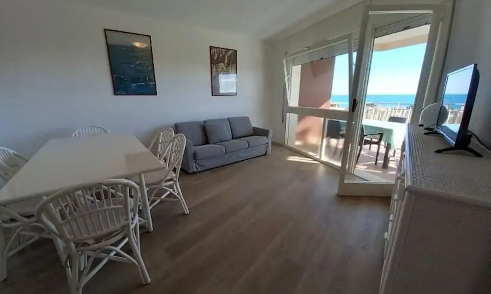 Spacious sea View Apartment