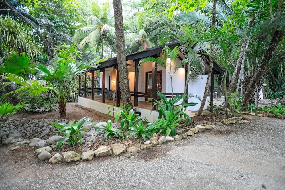 Nekaui Beachfront Villa 2 - Experience Nature