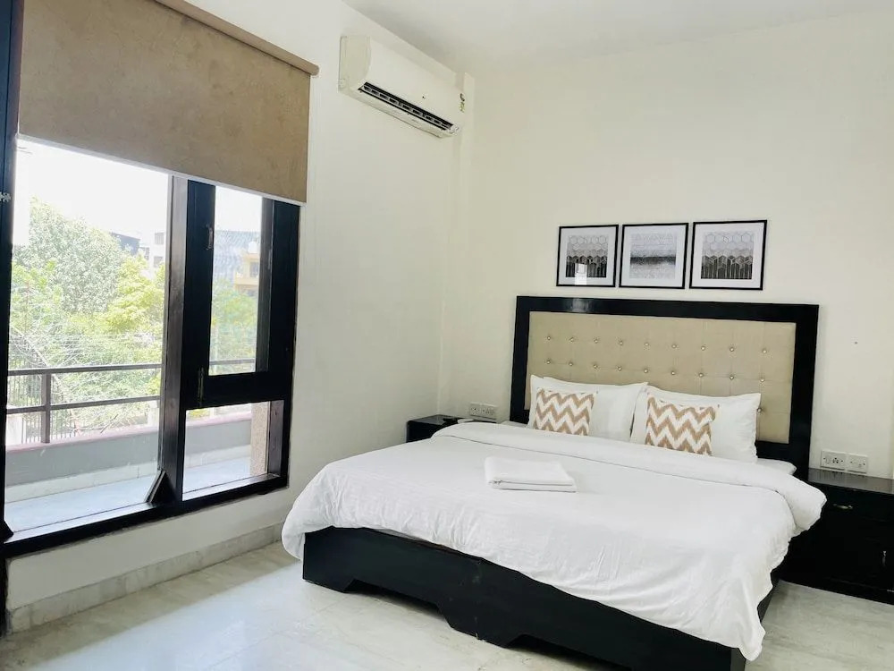 Limewood stay Service Apartments Golf Course Road