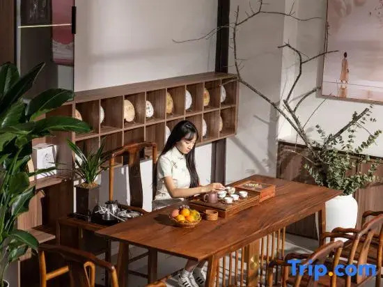 Tengchong Xixili Hot Spring Homestay (Heshun Ancient Town)
