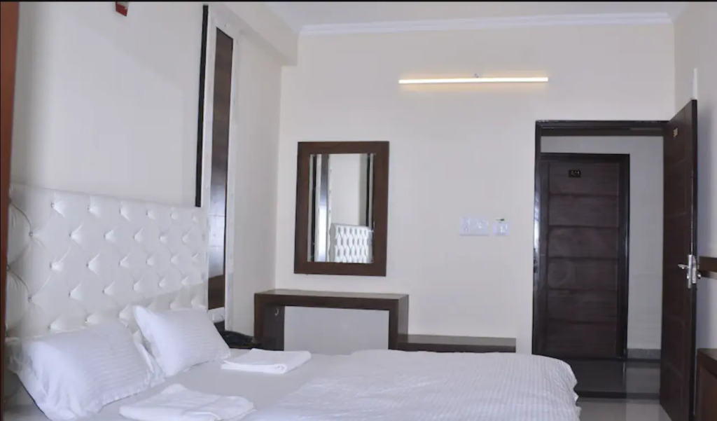 OYO 9424 Hotel Eden