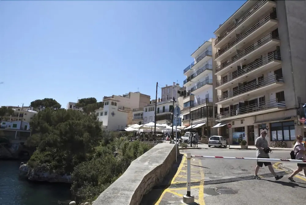 Apartamentos Llevant