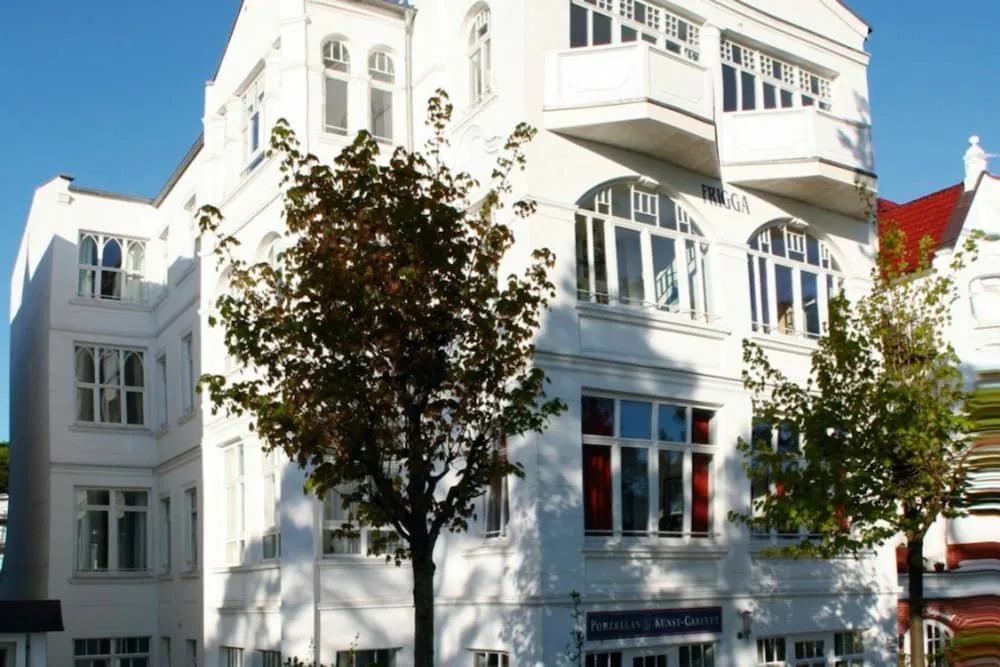 Villa Frigga & Villa Freia