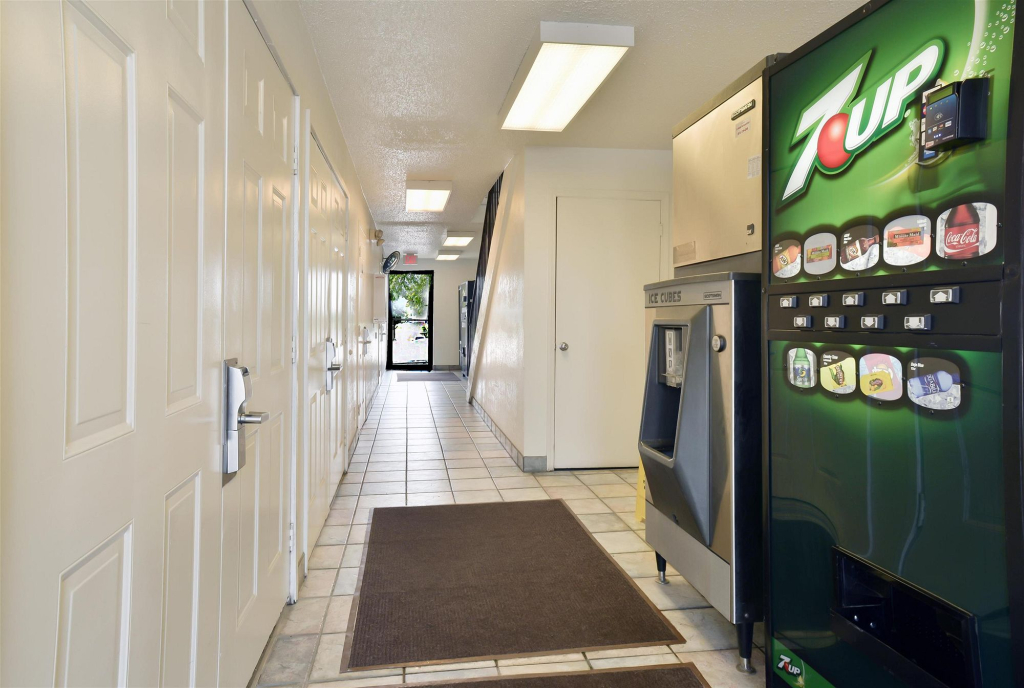 Motel 6-Saint Joseph, MO