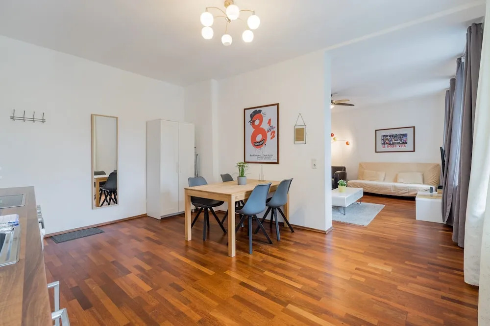 SUITE & APART