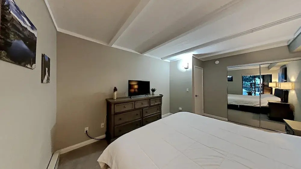 Spacious 2 BR Units at 1849 Condos With Free Pool, Parking & Wifi