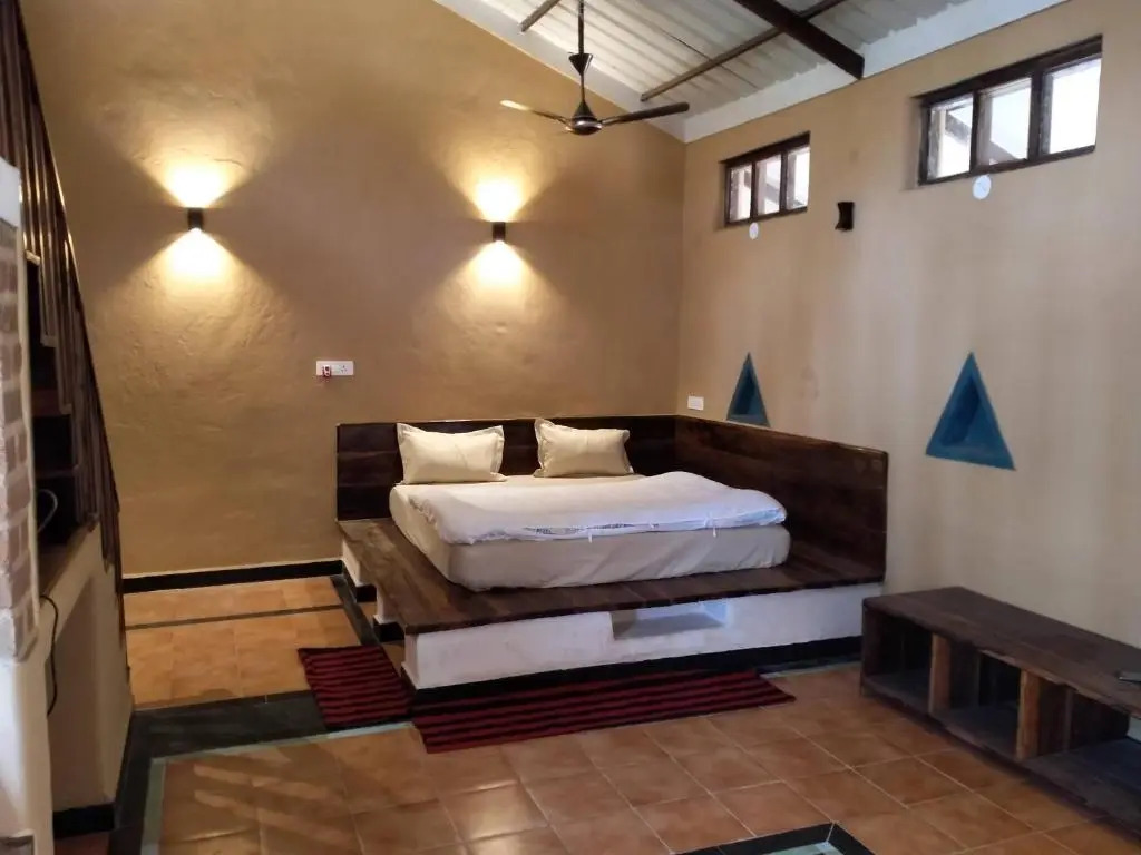 Surwahi Social Ecoestate Kanha