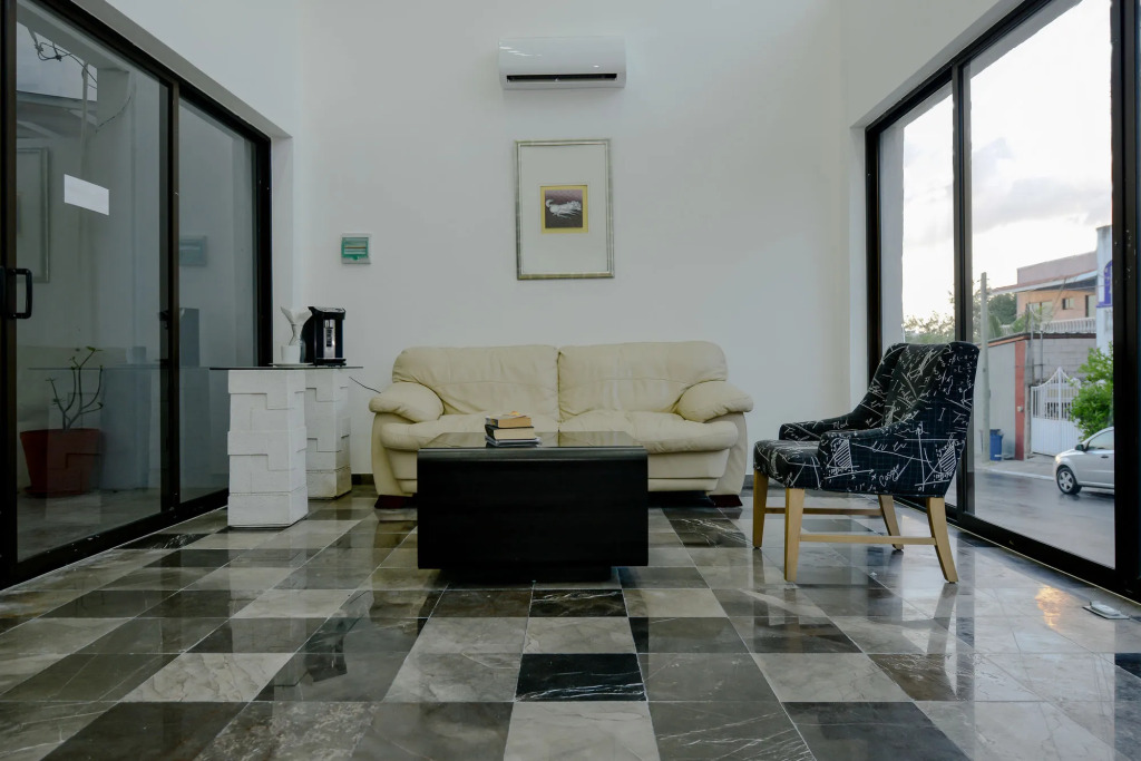 Las Perlas Condo
