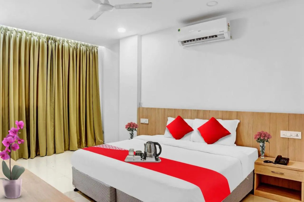 OYO Flagship 87781 Hotel Bluemoon