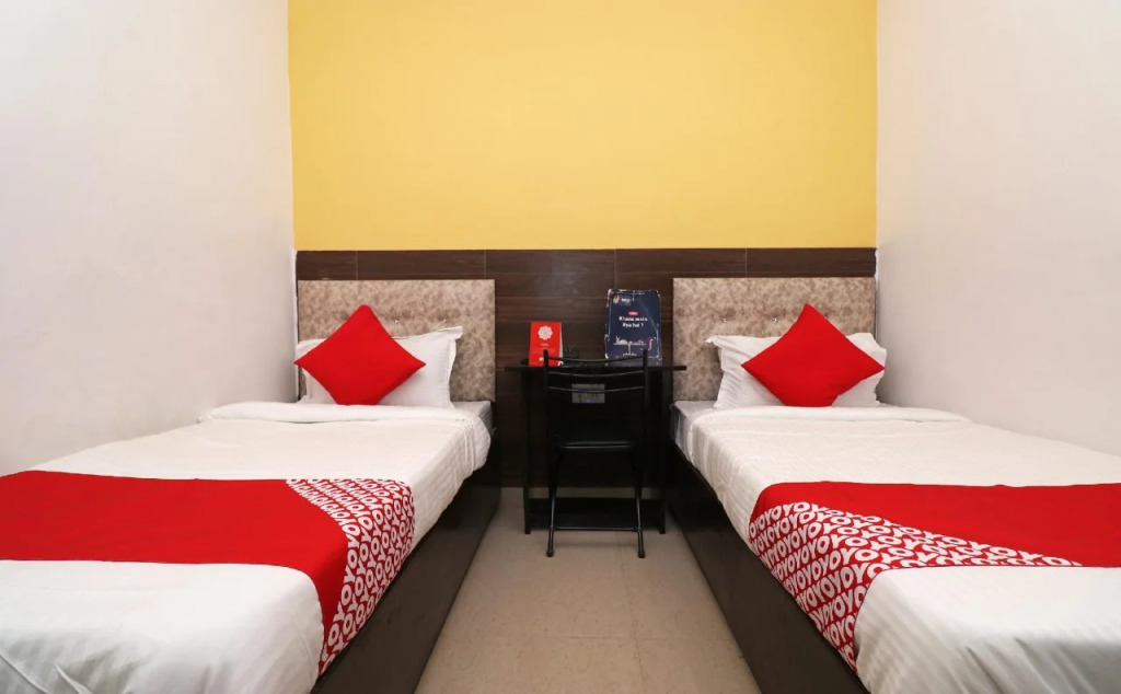 OYO Flagship 23686 UR Guest House