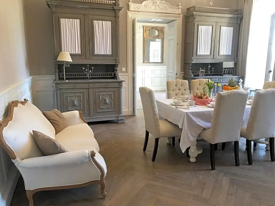 Chateau de Thuries