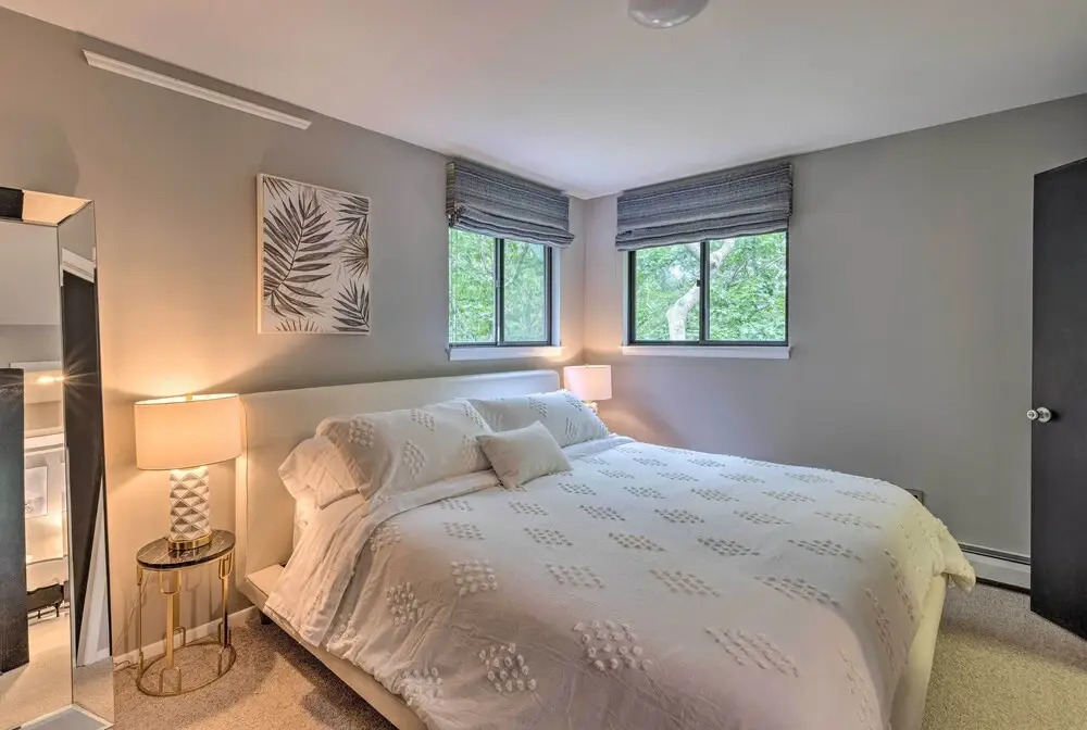 Unique Southampton Getaway w/ Rooftop Deck!