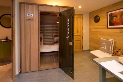 Chambres dHôtes et Suites à La Ferme de lOudon & SPA