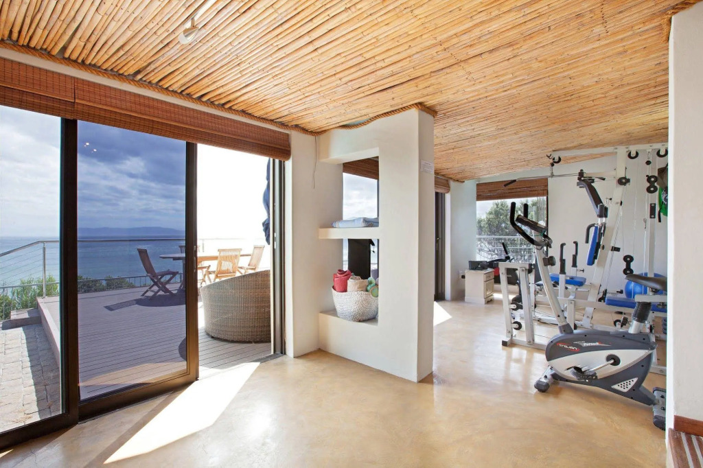 Whale Huys Luxury Ocean Holiday Villa
