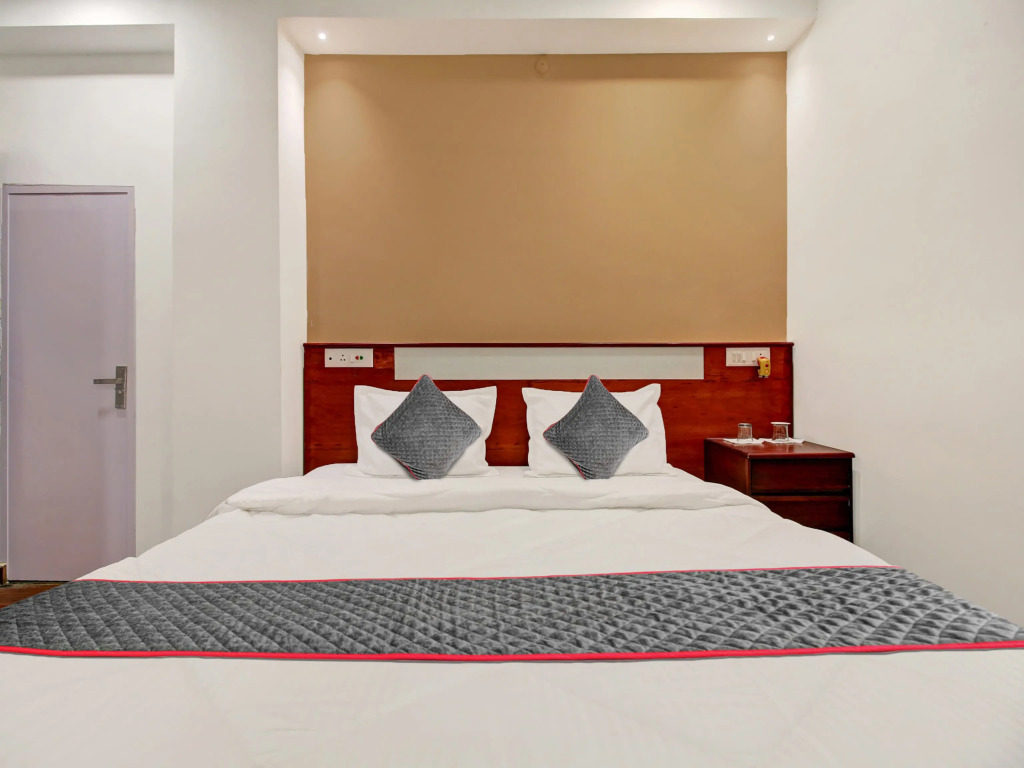 Palette - Hotel Saket Greens