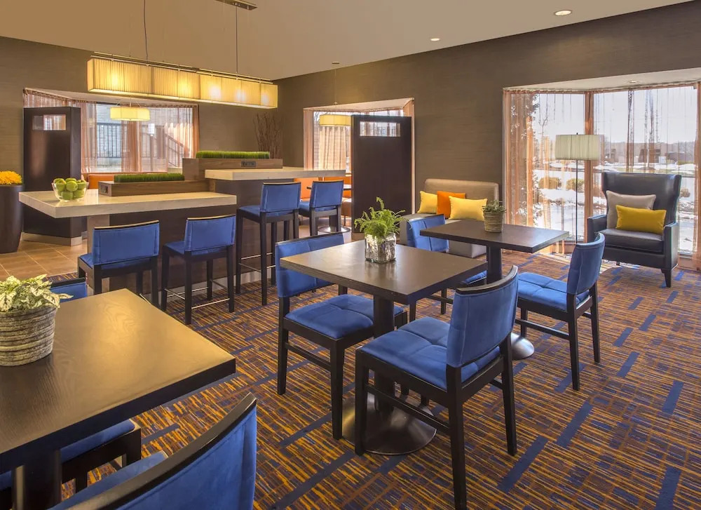 Courtyard Grand Rapids Airport