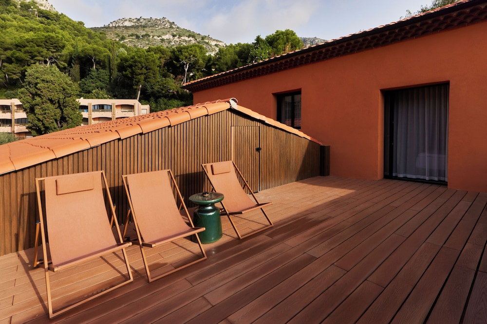 EZE BEACH Residence