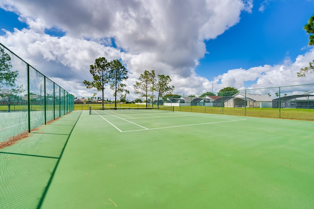 4 Mi to Disney: Home w/ Heated Pool in Kissimmee!