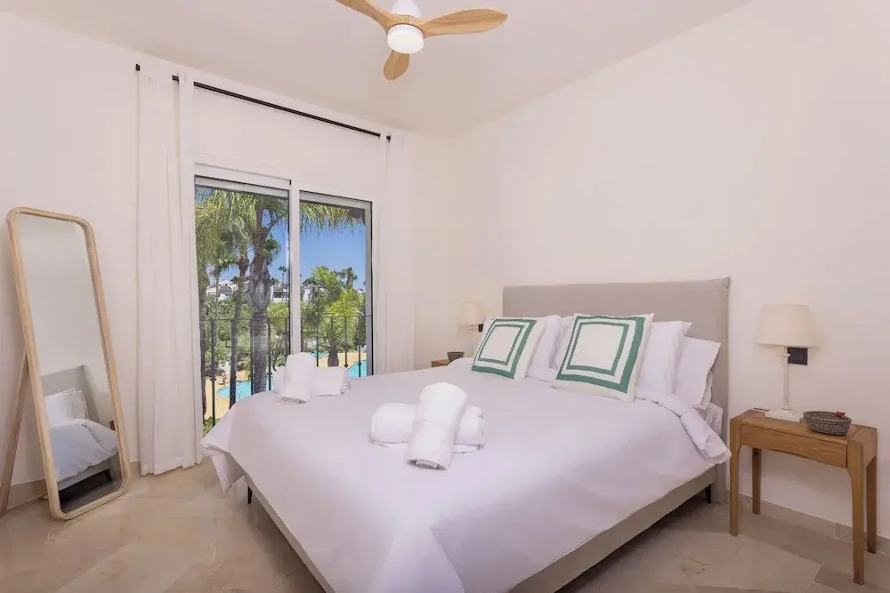 2 Bedroom, 2 Bathroom Penthouse Apartment