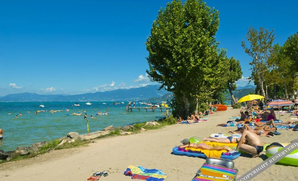 Albatross Mobile Homes on Camping Cisano & San Vito S. p. A
