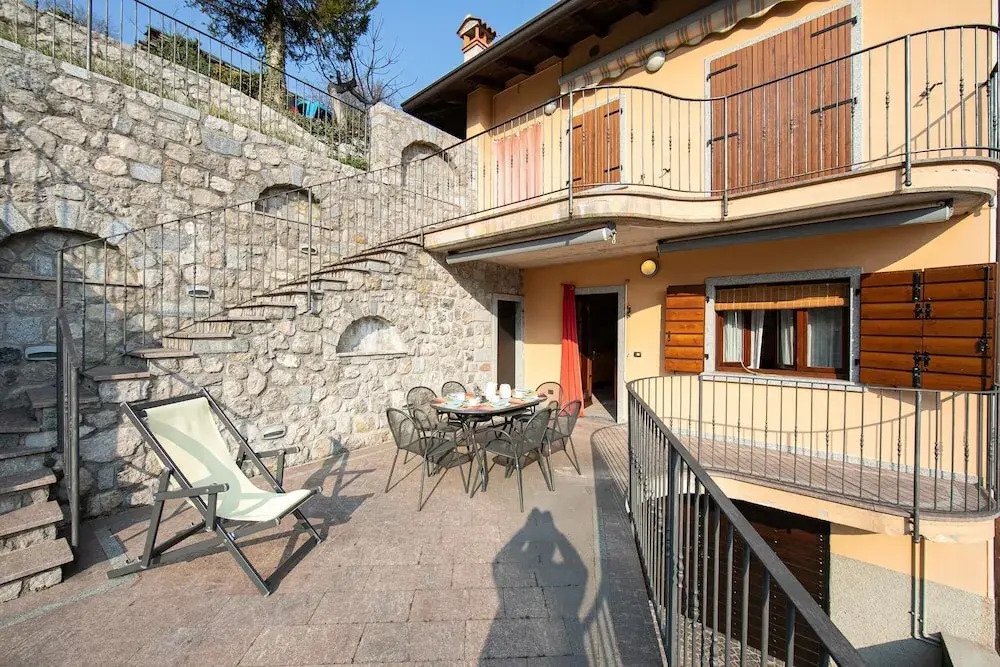Casa Angiolina Lake Mountain View