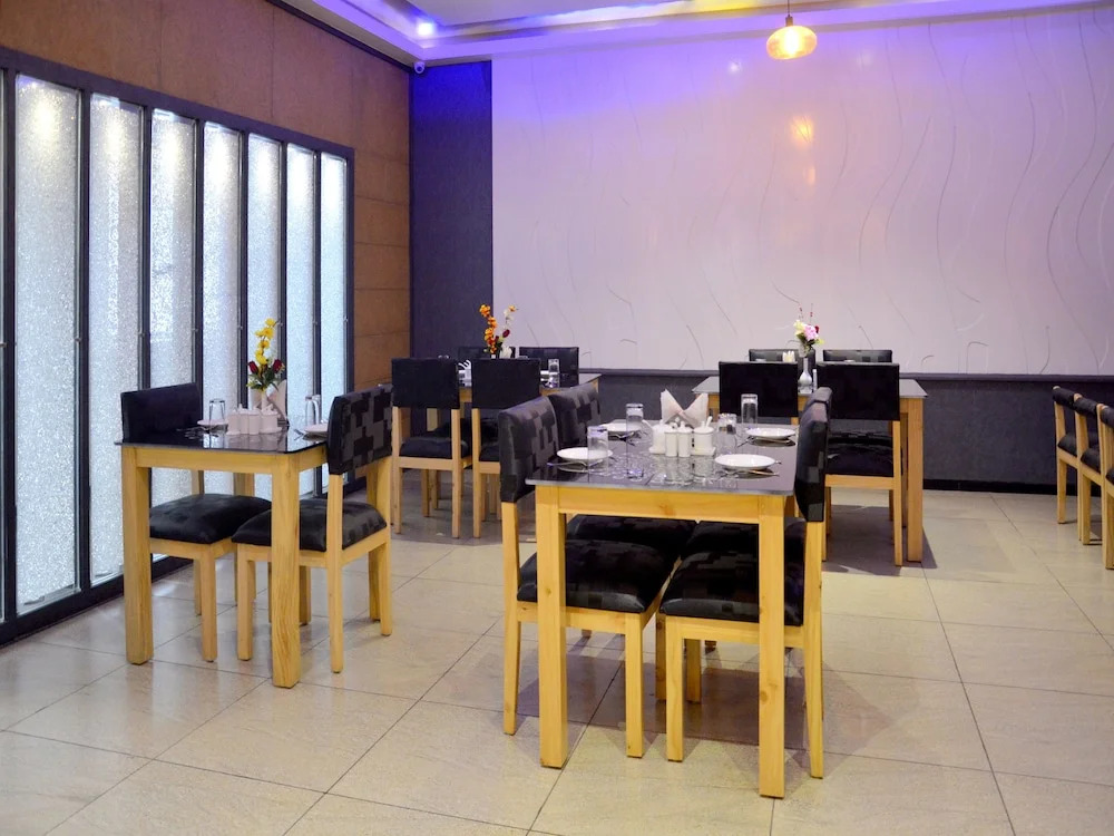OYO 5777 The President Hotel