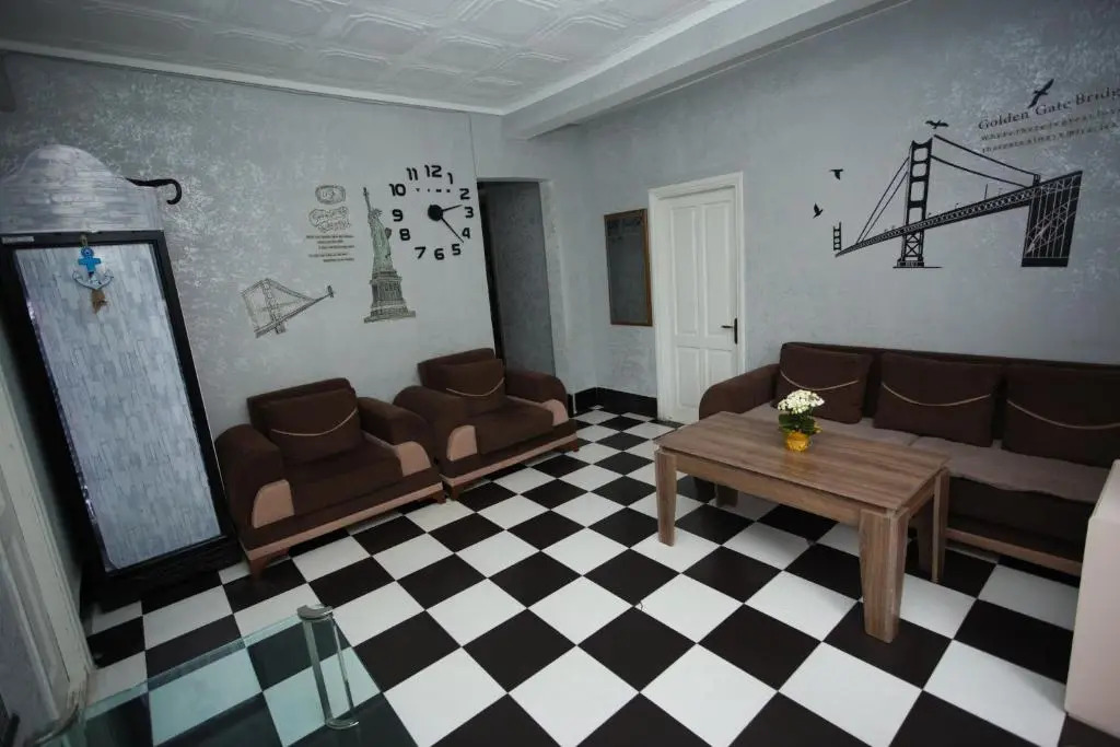 Hostel California