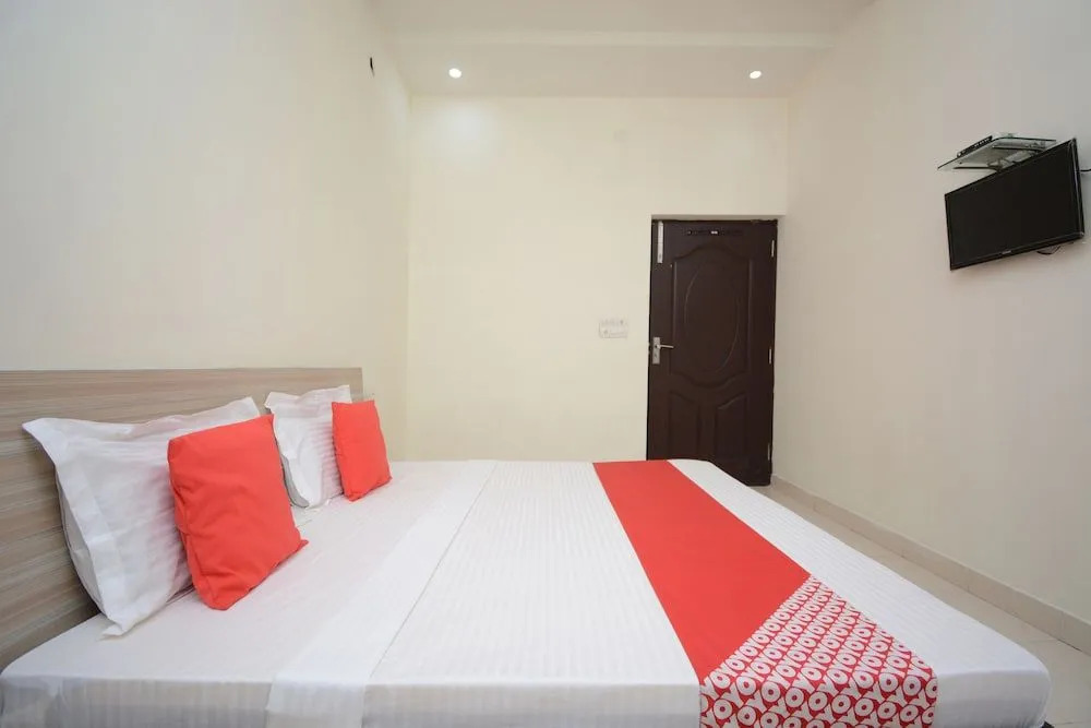 OYO 29034 Hotel Arora Inn