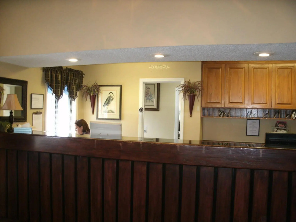 The Admiralty Suites & Inn Memphis Millington