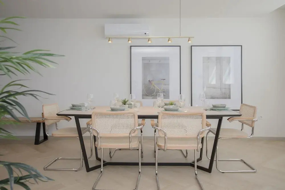 Liiiving - Luxury Beachfront Apartment V