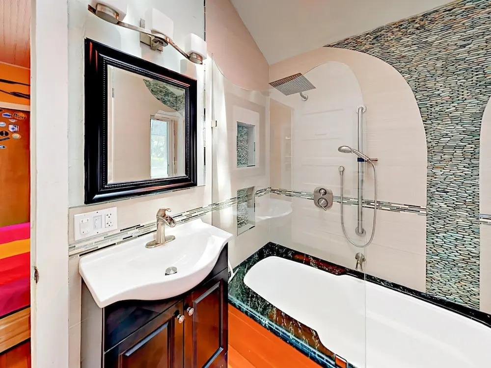 224 W Micheltorena Street House
