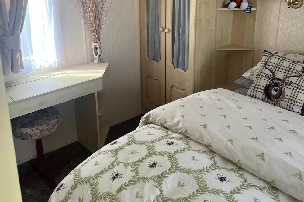 Skegness 2-bed Caravan, Sleeps 6, 6 Mins to Beach