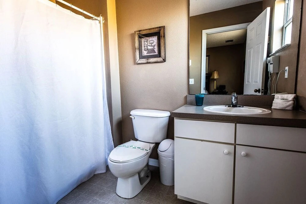 Cozy - Adorable 3 Bed 2.5 Bath Townhouse 1015