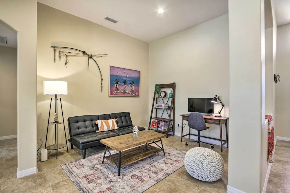 Snowbird Haven w/ Pool! 11 Mi to Dtwn Phoenix