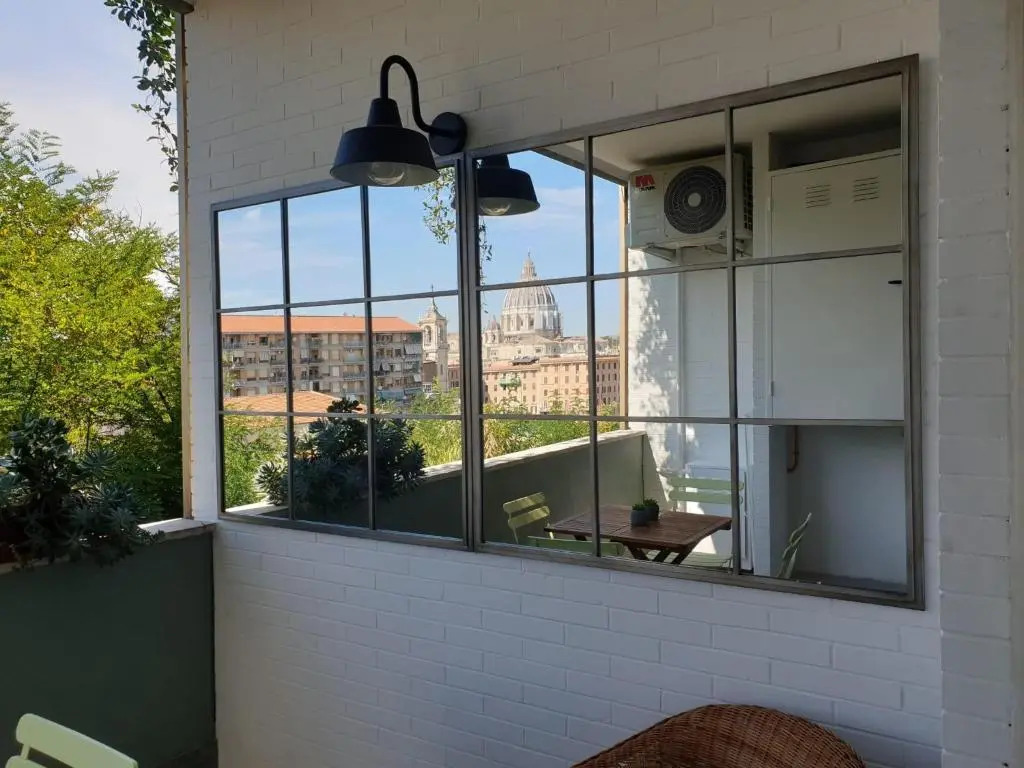 Delmirani's Book Apartments - Vatican View