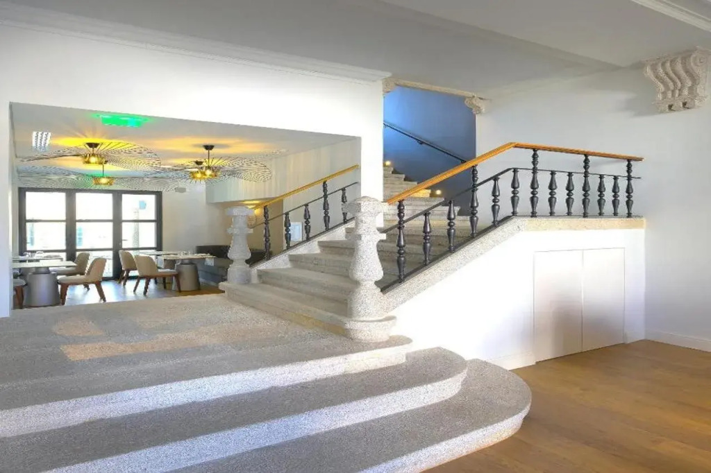 MouraSuites Hotel