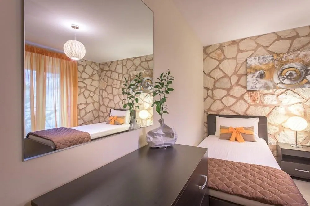 Limneon Villas