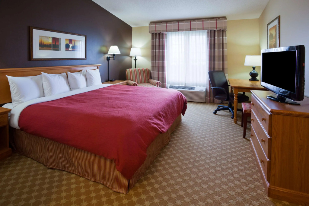 Country Inn & Suites by Radisson, Watertown, SD