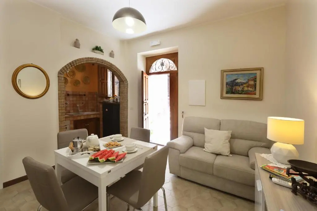 Trinacria House