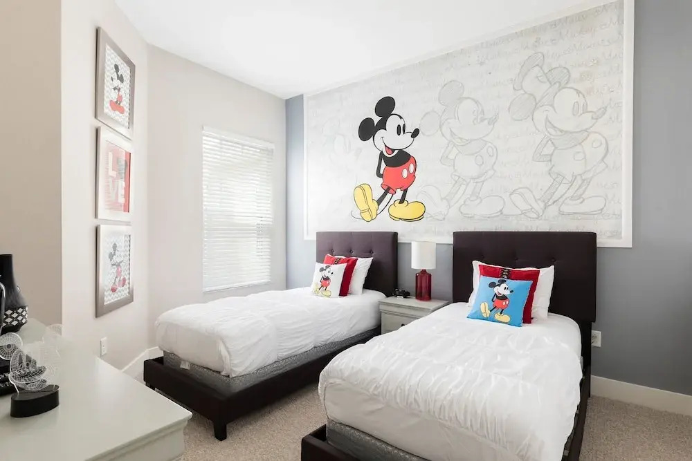New 4 BR 4 BA Villa 1804ft 5min Disney BBQ