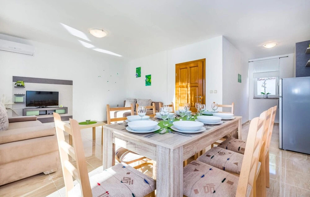 Amazing Home in Dramalj With 2 Bedrooms, Wifi and Outdoor Swimming Pool