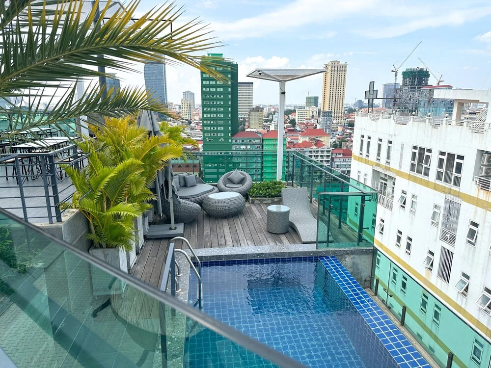 CHECK inn Phnom Penh Royal Palace