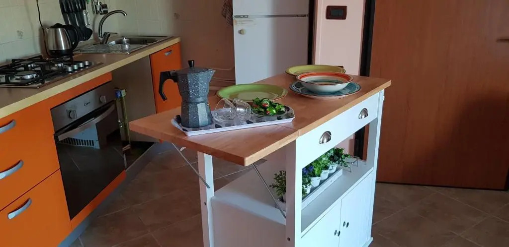 2 BEDROOMED APARTMENT - sleeps 5