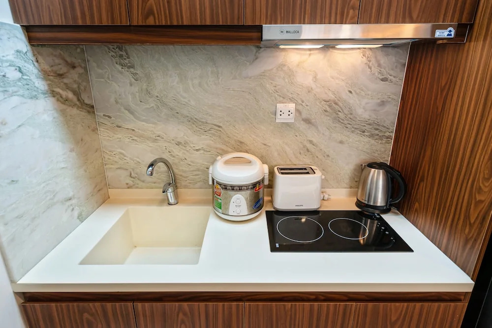 Aviva Saigon Pearl