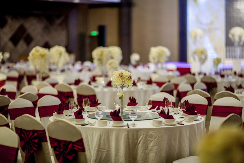 Muong Thanh Luxury Nhat Le Hotel